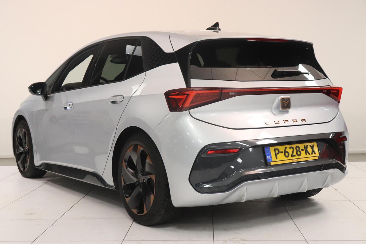 Cupra Born Adrenaline One 62 kWh | Parkeersensoren| Adaptieve cruise control | SoH 94,8% | Navigatie | Climate control | AppleCarplay AndroidAuto | LED koplampen |
