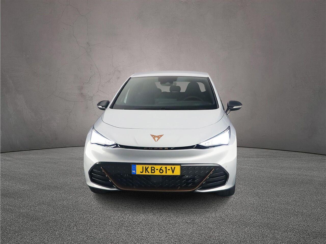 Cupra Born Essential Limited 230pk Automaat Adaptive cruise control, Stoelverwarming, Parkeersensoren, LED koplampen, Stuurwiel verwarmd, Airco, App connect, DAB, Radio