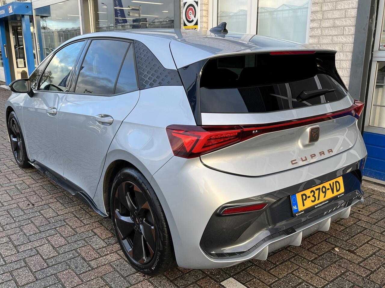 Cupra Born Adrenaline One 62 kWh / 89% SOH/ CAMERA/ PARK. SENSOREN + CAMERA/ STOELVERWARM./ ADAPT. CRUISE/ NAVI/ FULL LINK/ CLIMA/ LED/ DAB/ 19" LMV