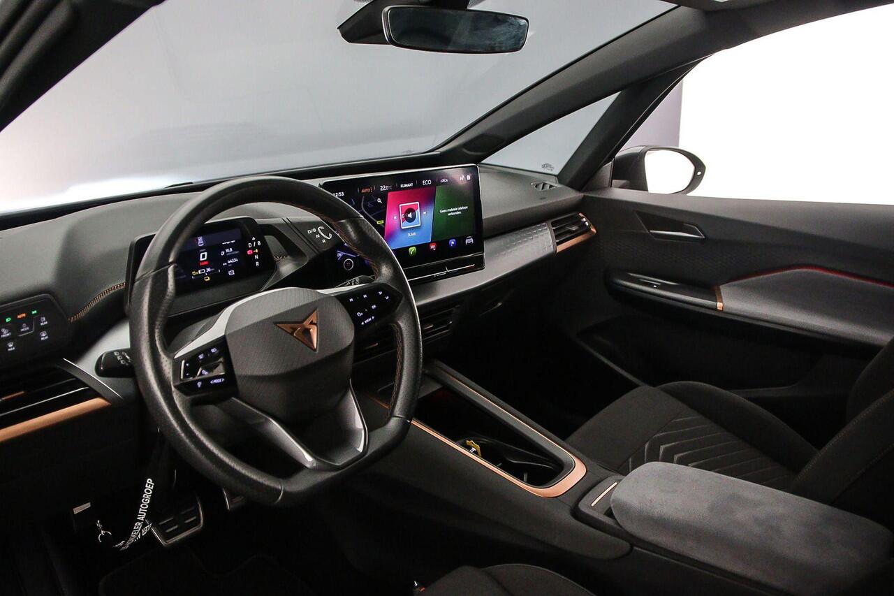 Cupra Born Business 204pk Automaat Adaptive cruise control, Navigatie, Achteruitrijcamera, Parkeersensoren, LED koplampen, Stuurwiel verwarmd, App connect