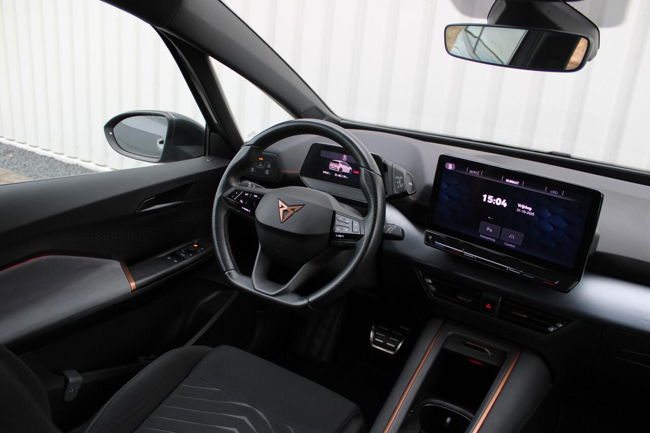 Cupra Born Essential 62 kWh | Incl. 12 maanden garantie | Cruise control | Stuurverwarming | Apple carplay/Android auto | Parkeersensoren | DAB radio | Climate control |