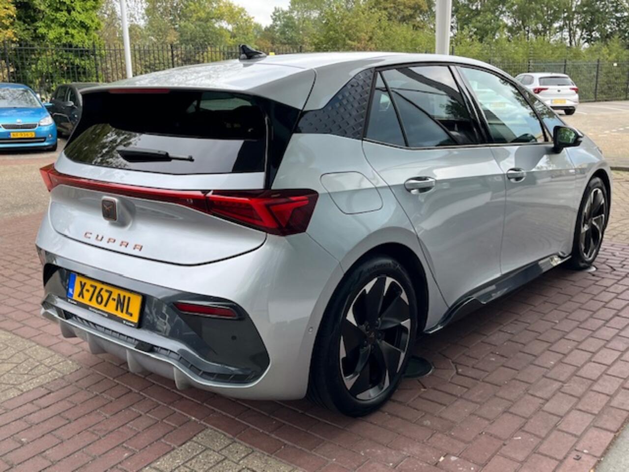 Cupra Born Adrenaline 62 kWh / 231pk / Cupra Supersport Stuur / 360 Camera / 19" LMV / Dode Hoek