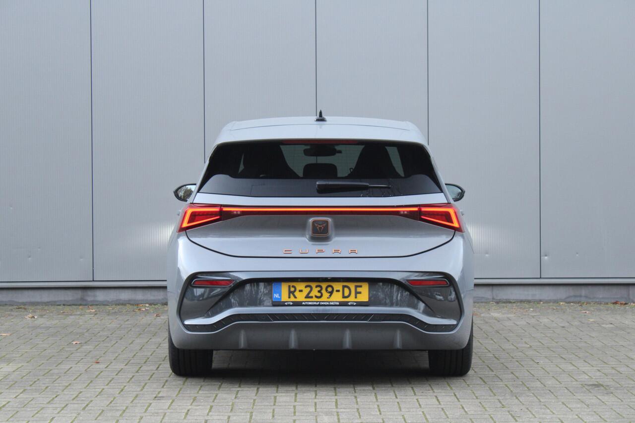 Cupra Born Business 204pk 62 kWh | Achteruitrijcamera | Adaptieve Cruise | Stoel- & Stuurverwarming | Apple CarPlay / Android Auto