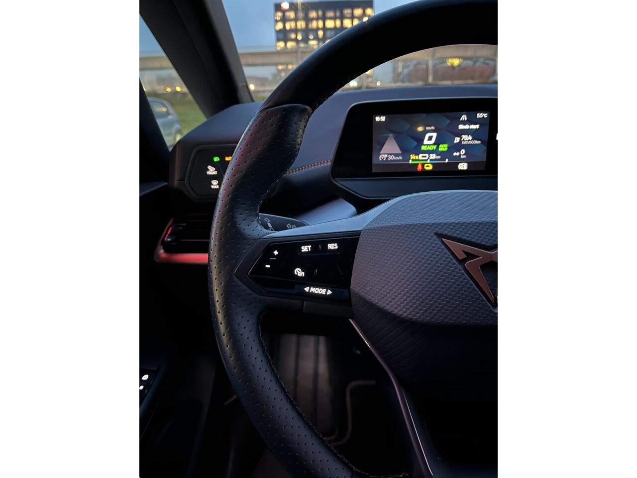 Cupra Born Impulse 62 kWh Sfeerverlichting / parkeersensoren rondom