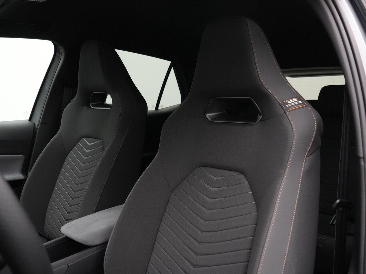 Cupra Born Performance 82 kWh 231 pk eBoost | Navigatie 12 inch | Achteruitrijcamera | Adaptive Cruise | Sportonderstel