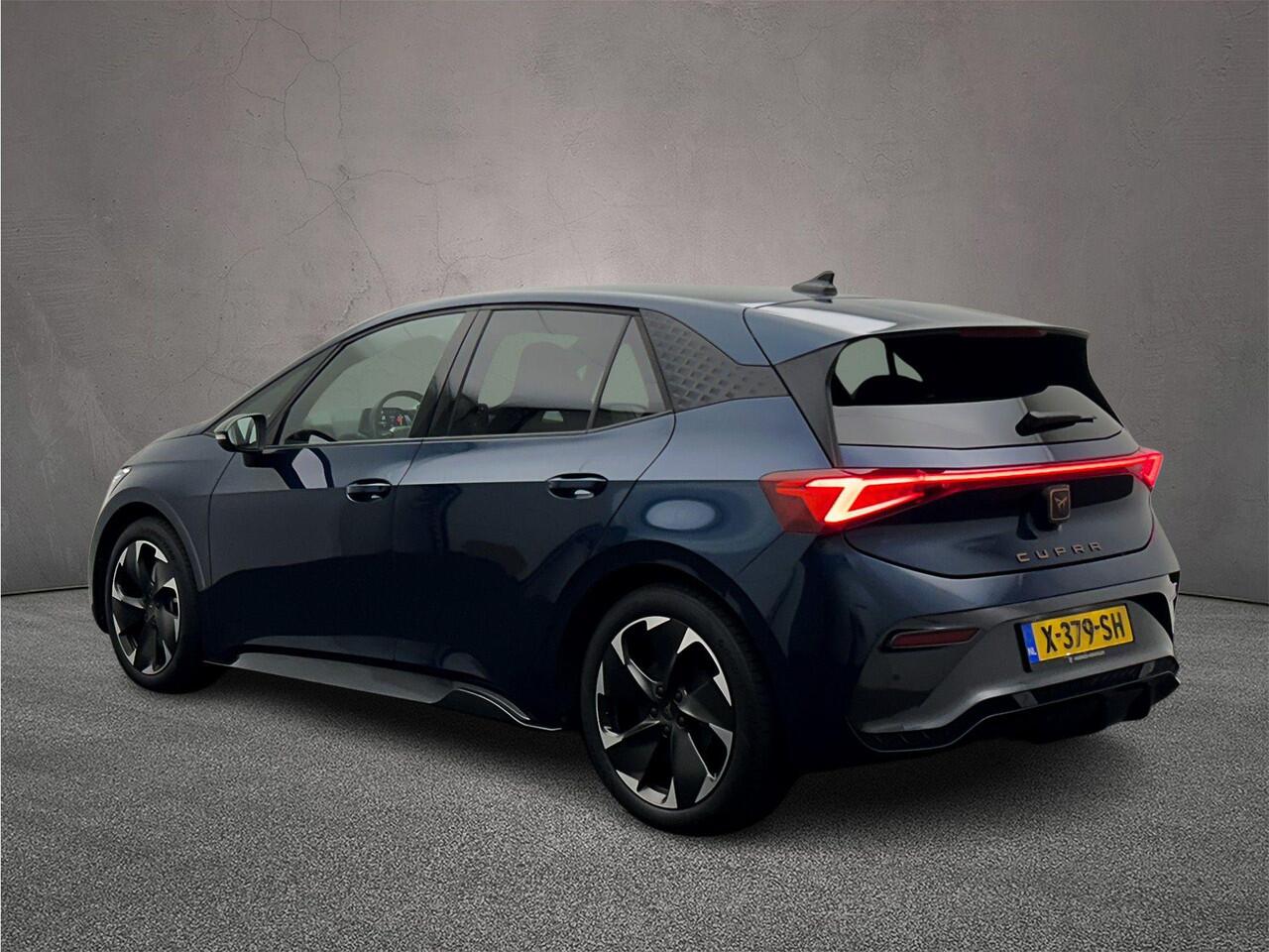 Cupra Born Adrenaline 230pk, 82 Kwh accu, Verwarmd Stuurwiel , Parkeersensoren, App connect, LED koplampen, Stoelverwarming, Airco, DAB, Radio