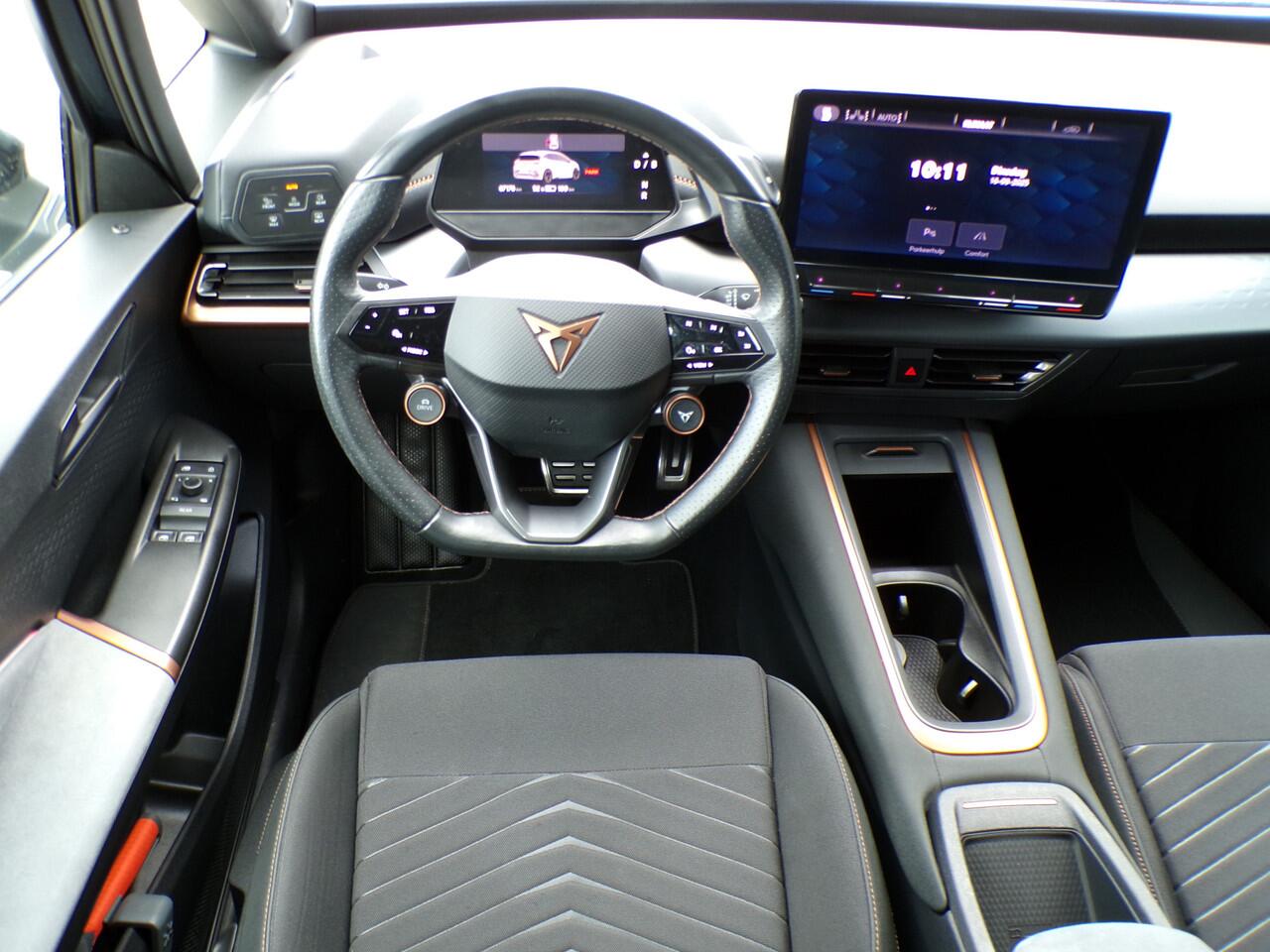 Cupra Born Adrenaline 62 kWh, LED / Camera + Sensoren / Carplay + Android Auto / Stoelverwarming / 19' LMV