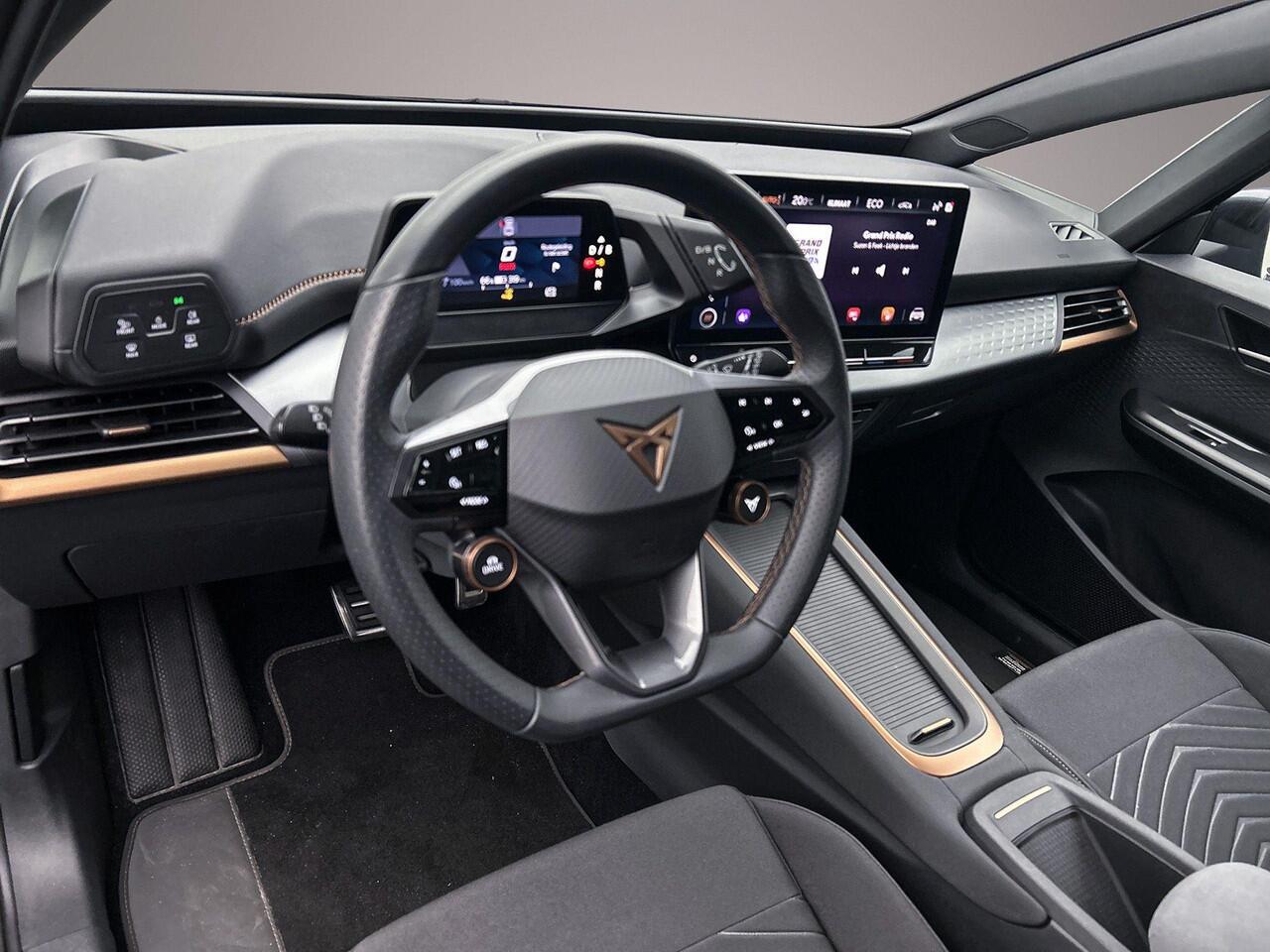 Cupra Born Adrenaline 230pk, 82 Kwh accu, Verwarmd Stuurwiel , Parkeersensoren, App connect, LED koplampen, Stoelverwarming, Airco, DAB, Radio