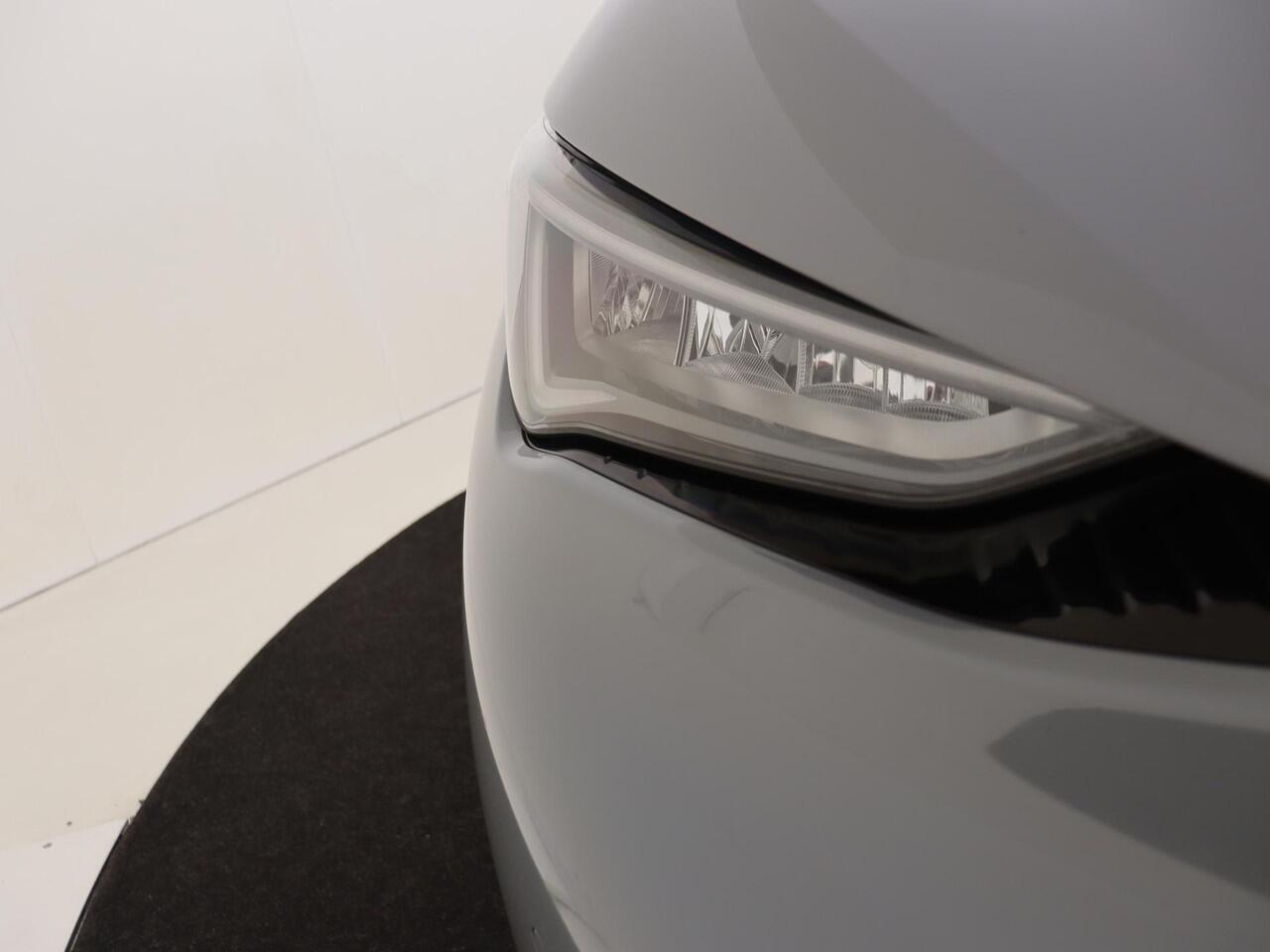 Cupra Born Adrenaline One 62 kWh | SoH 89% | Achteruitrijcamera | Navigatie | Stoelverwarming | Voorklimatisering | Adaptieve cruise control | CarPlay | Sfeerverlichting |