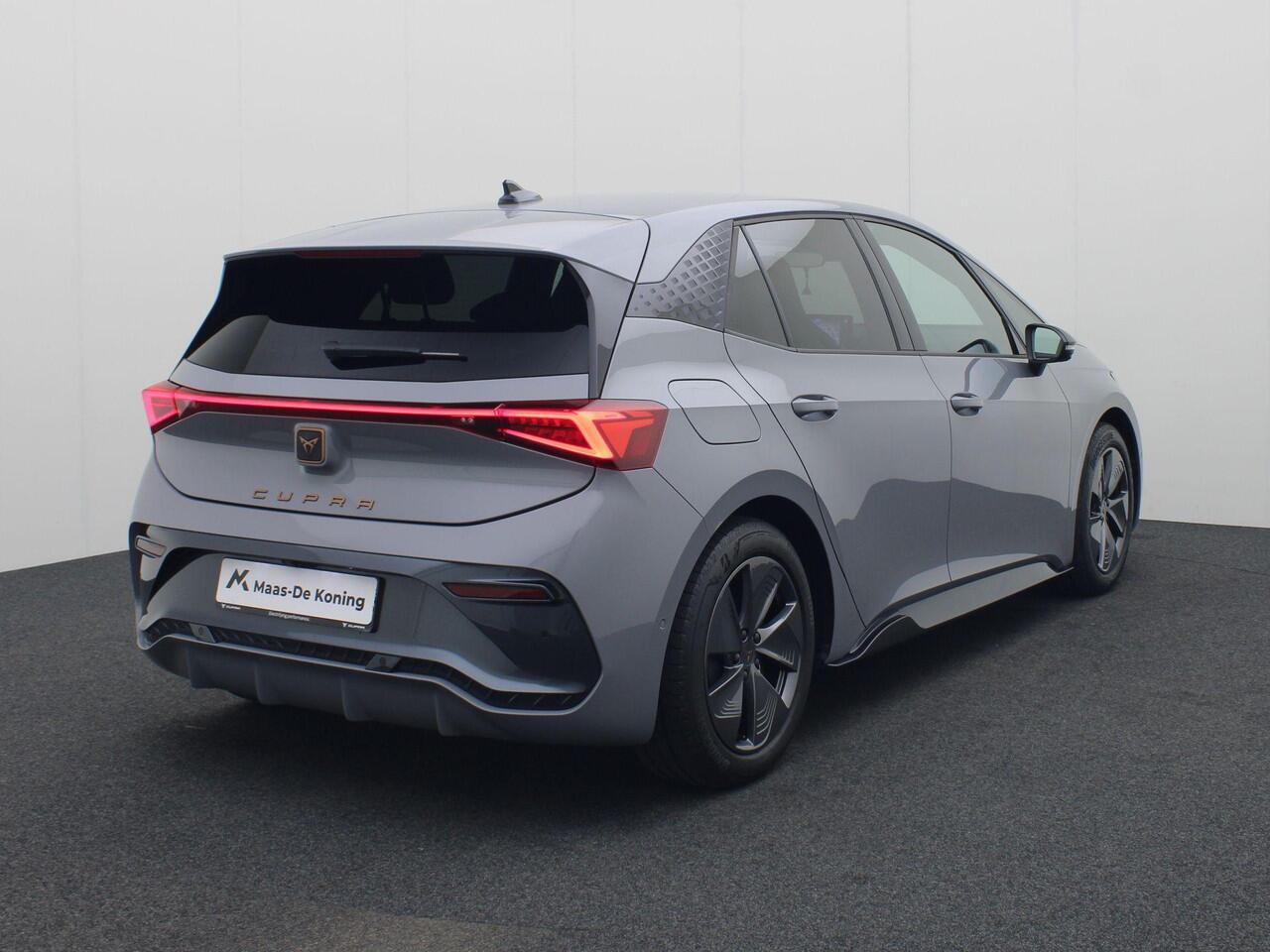 Cupra Born 204PK Business 62 kWh · Apple/Android Car Play · 360° Camera + Parkeersensoren · Navigatie