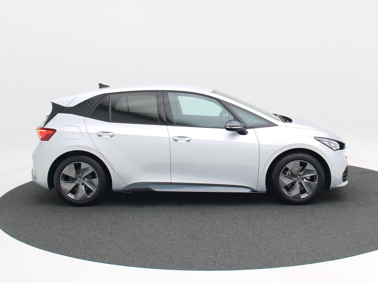 Cupra Born Business 62 kWh 204 Pk Automaat | Navigatie | Adaptive Cruise | 18 Inch | Privacy Glass | Camera | 78.082 km!!