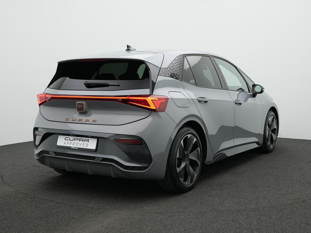 Cupra Born Performance 82 kWh 231 pk eBoost | Navigatie 12 inch | Achteruitrijcamera | Adaptive Cruise | Sportonderstel