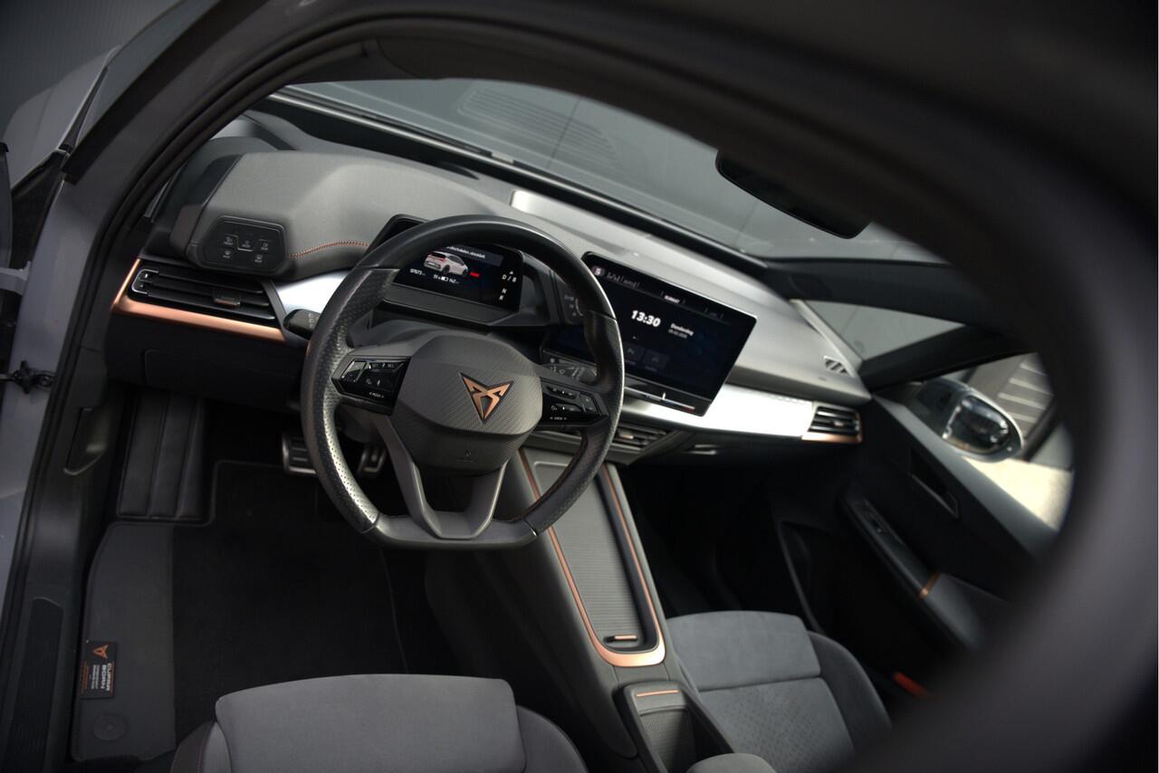 Cupra Born Copper Edition One 62 kWh | Panoramadak | 360 Camera | Elektrische Stoelen | Massage | Stuurverwarming | Head-Up Display | Keyless | Adaptive Cruise Control | Stoelverwarming | Apple Carplay | NAP | DAB |