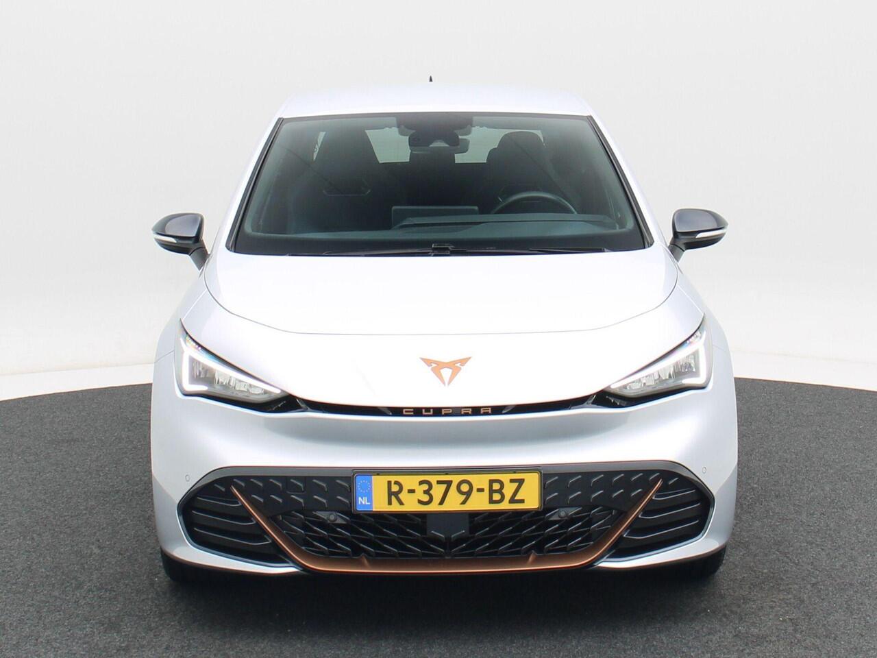 Cupra Born Business 62 kWh 204 Pk Automaat | Navigatie | Adaptive Cruise | 18 Inch | Privacy Glass | Camera | 78.082 km!!