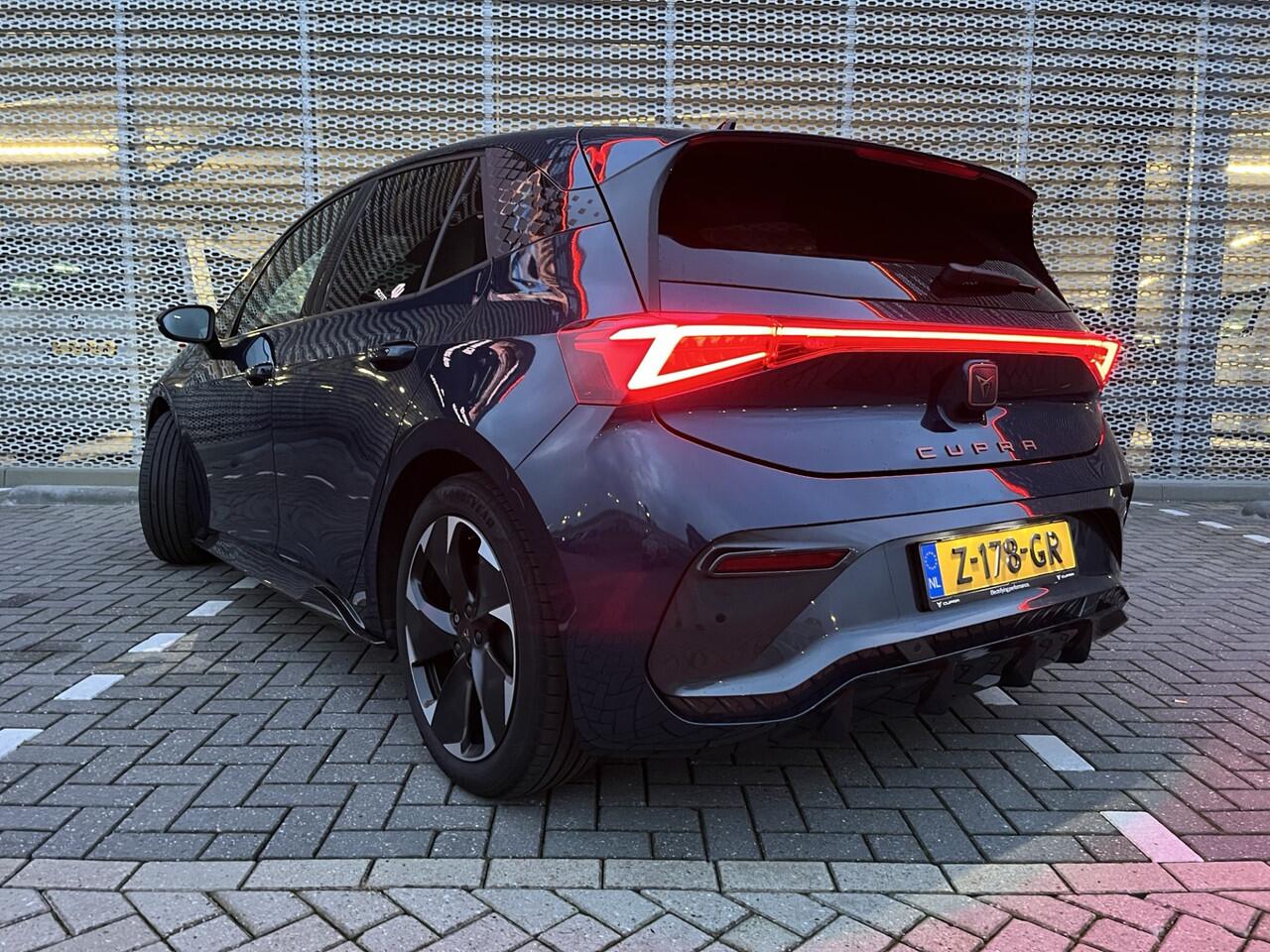 Cupra Born Impulse 62 kWh Sfeerverlichting / parkeersensoren rondom
