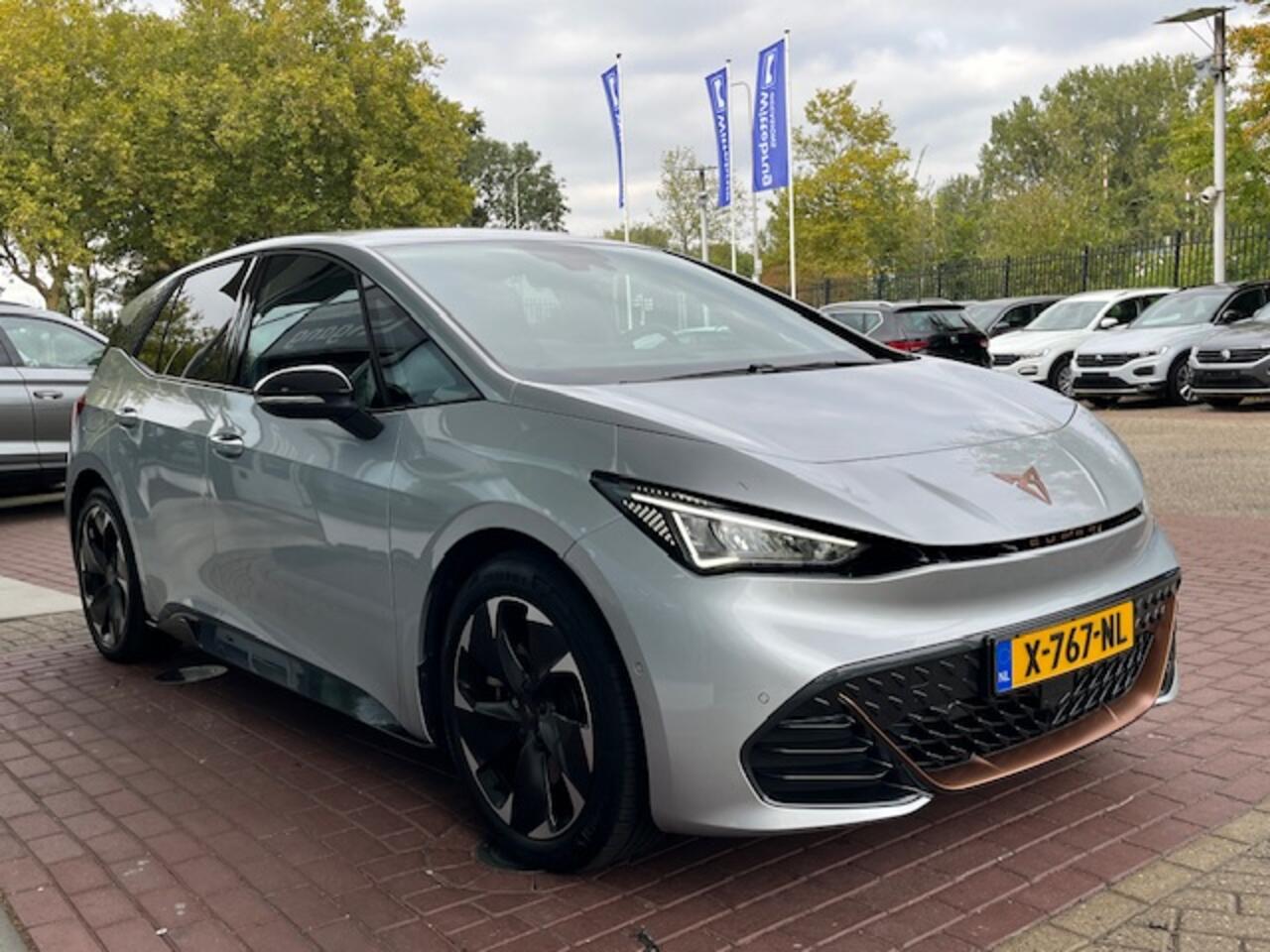 Cupra Born Adrenaline 62 kWh / 231pk / Cupra Supersport Stuur / 360 Camera / 19" LMV / Dode Hoek