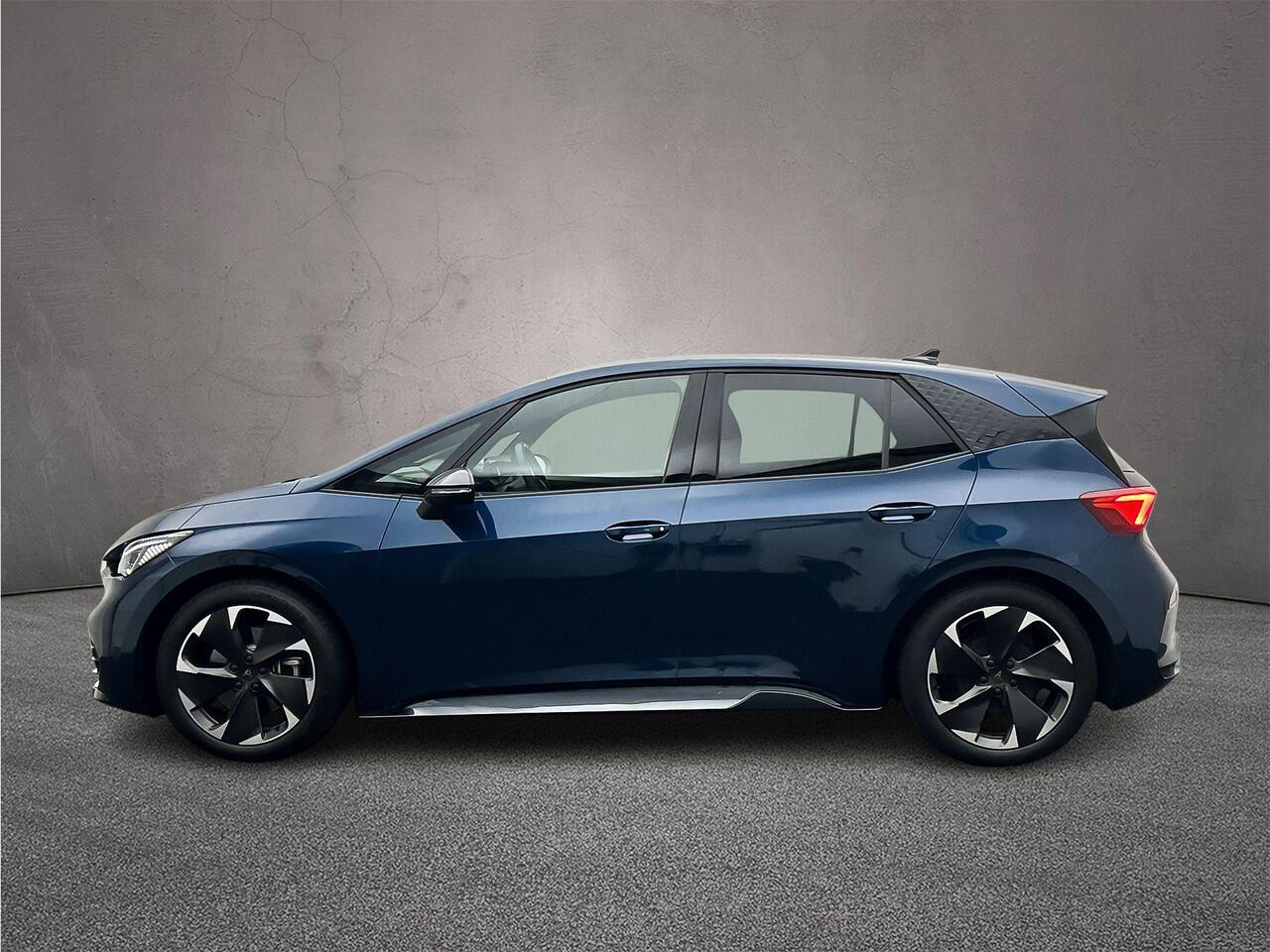 Cupra Born Adrenaline 230pk, 82 Kwh accu, Verwarmd Stuurwiel , Parkeersensoren, App connect, LED koplampen, Stoelverwarming, Airco, DAB, Radio