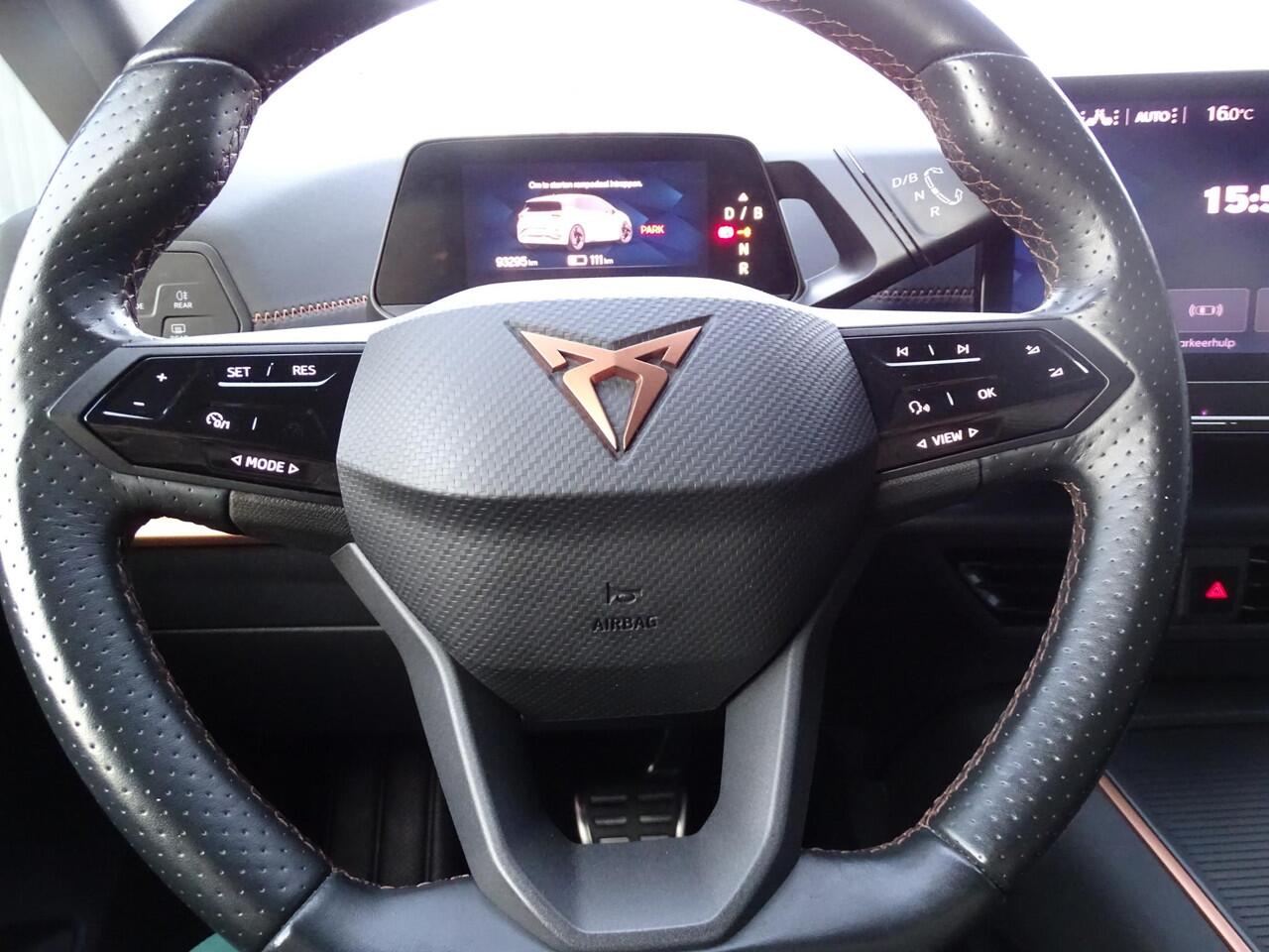 Cupra Born Adrenaline One 62 kWh SOH 92% | NAVIGATIE | SFEERVERLICHTING | STOEL/STUUR VERWARMING | DAB | ACHTERUIT RIJ CAMERA | LED PAKKET | IQ LED | APPLE CARPLAY |