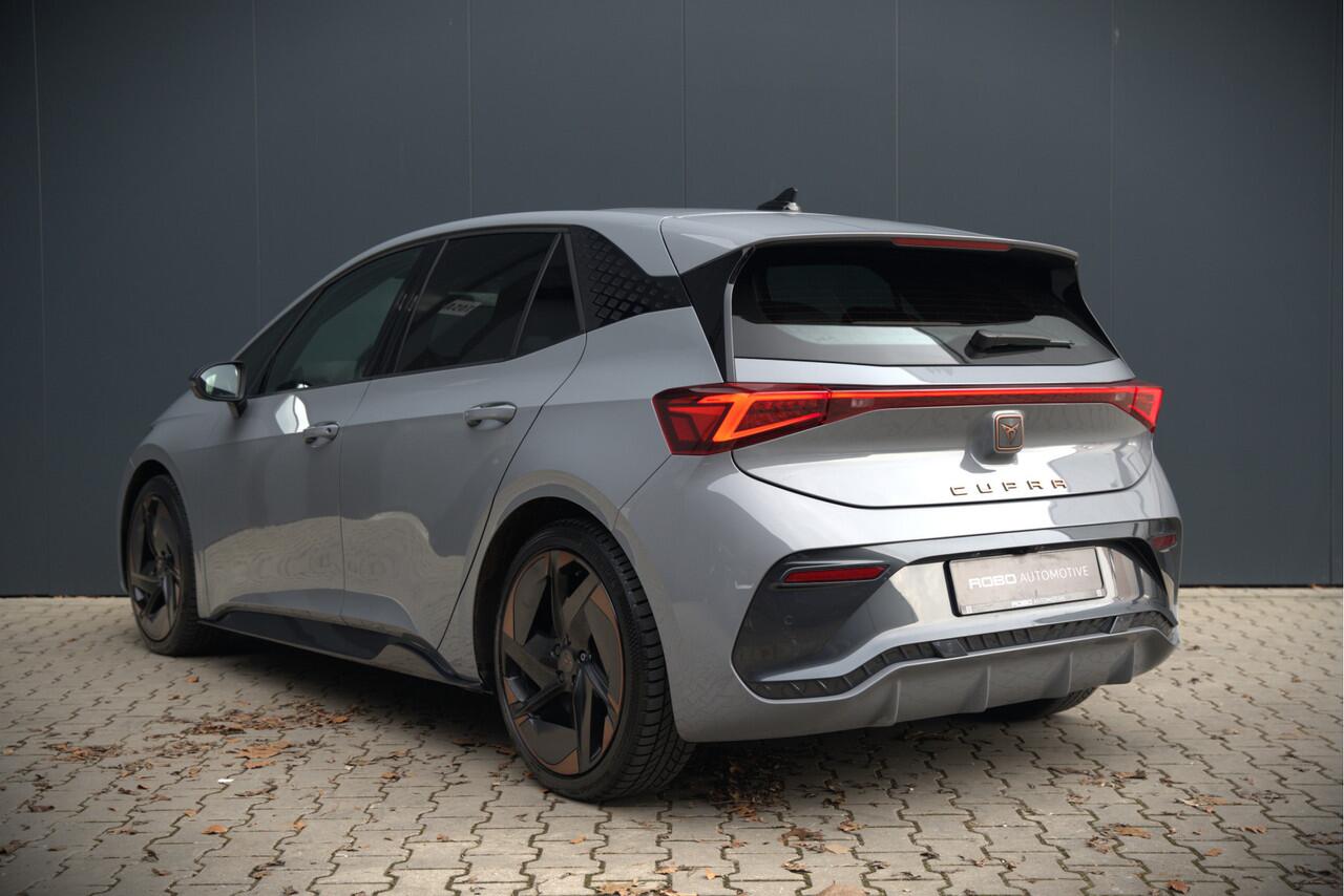 Cupra Born Copper Edition One 62 kWh | Panoramadak | 360 Camera | Elektrische Stoelen | Massage | Stuurverwarming | Head-Up Display | Keyless | Adaptive Cruise Control | Stoelverwarming | Apple Carplay | NAP | DAB |