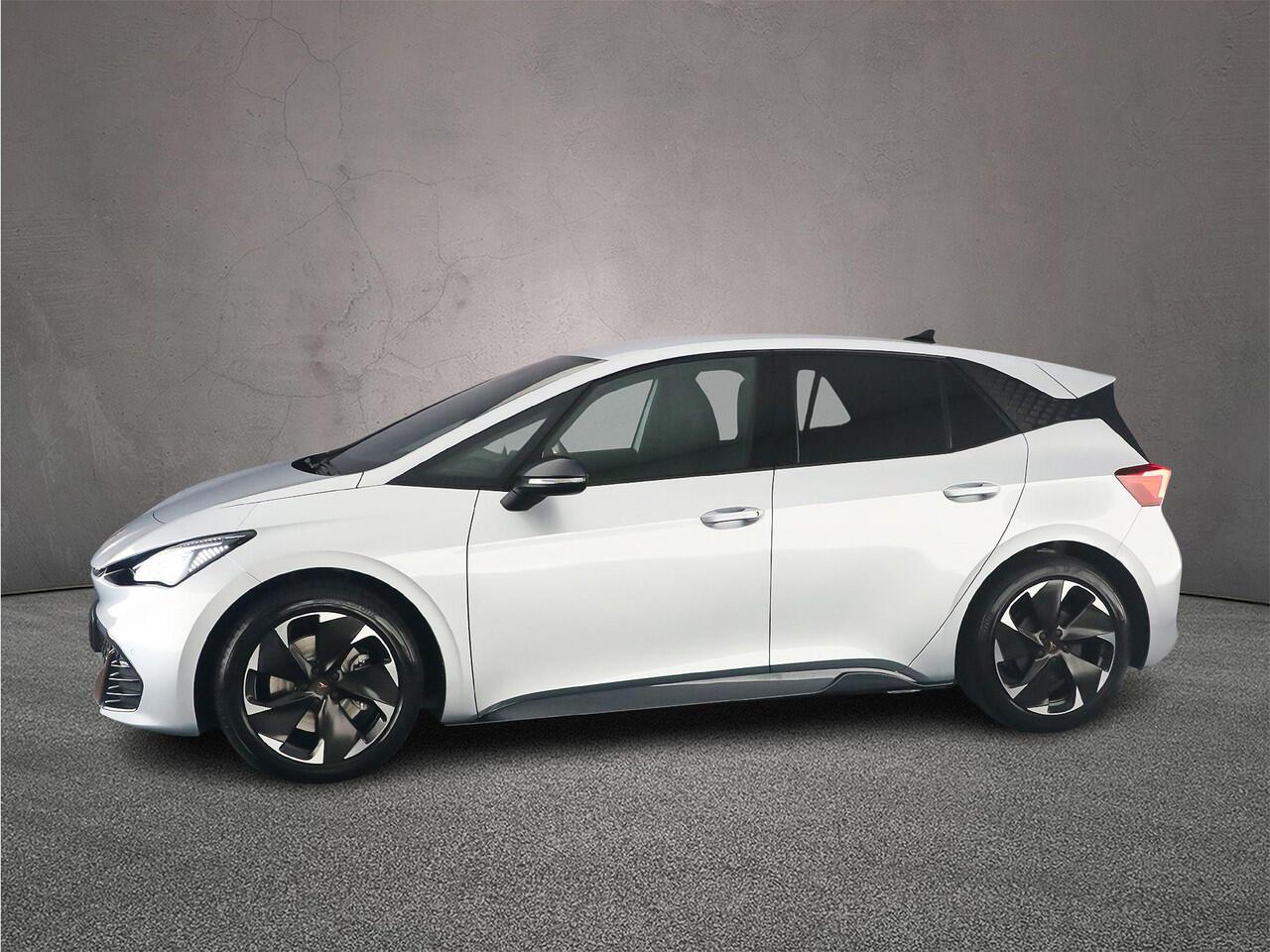 Cupra Born Essential Limited 230pk Automaat Adaptive cruise control, Stoelverwarming, Parkeersensoren, LED koplampen, Stuurwiel verwarmd, Airco, App connect, DAB, Radio