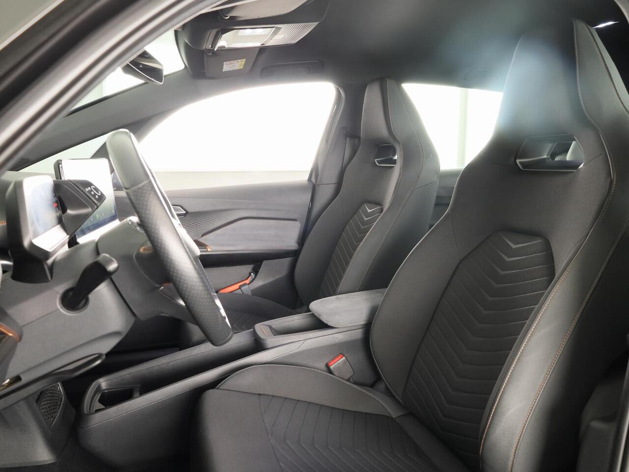 Cupra Born Business One 62 kWh 204pk | Navigatie | Adaptieve cruise controle | Verwarmbare voorstoelen | 18 inch Lichtmetalen velgen