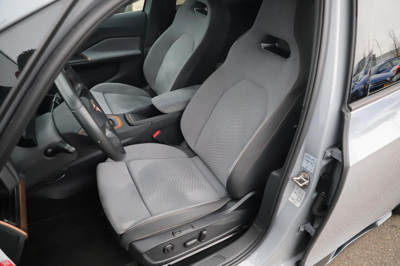 Cupra Born Performance One 62 kWh All-Season Banden Carplay Android Navigatie Achteruitrijcamera Sfeerverlichting