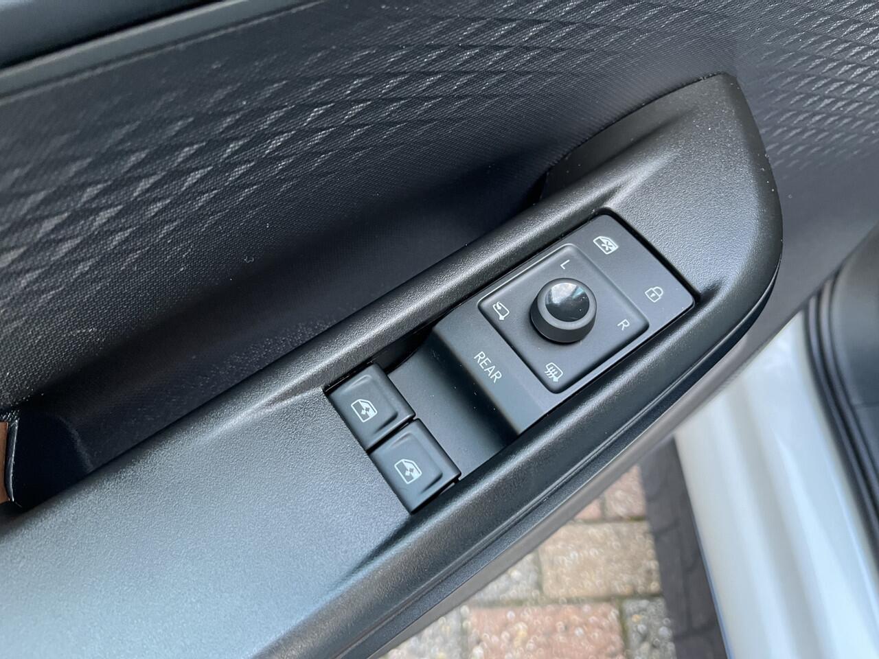 Cupra Born Copper Edition One 62 kWh / 90% SOH/ PANO/ 360 CAMERA/ PARK. SENSOREN/ HEAD-UP DISPLAY/ MASSAGE FUNCTIE/ STOELVERWARM./ FULL LINK/ LED/ NAVI/ CLIMA/ 19'' LMV