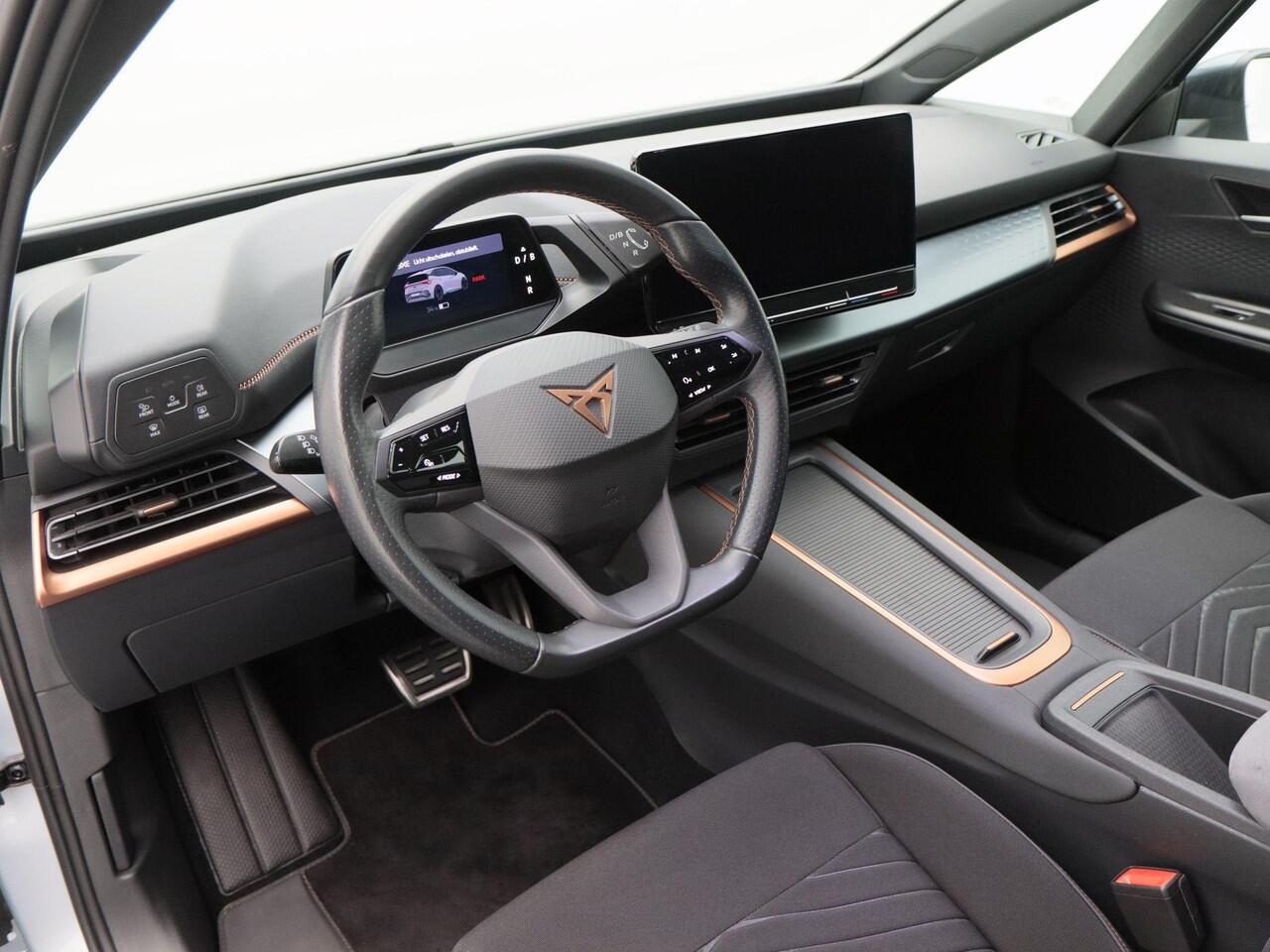 Cupra Born Business 62 kWh 204 Pk Automaat | Navigatie | Adaptive Cruise | 18 Inch | Privacy Glass | Camera | 78.082 km!!