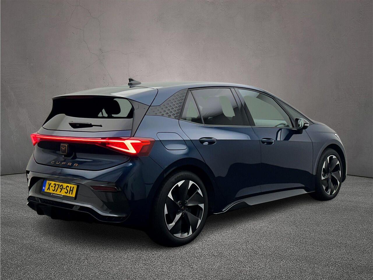 Cupra Born Adrenaline 230pk, 82 Kwh accu, Verwarmd Stuurwiel , Parkeersensoren, App connect, LED koplampen, Stoelverwarming, Airco, DAB, Radio