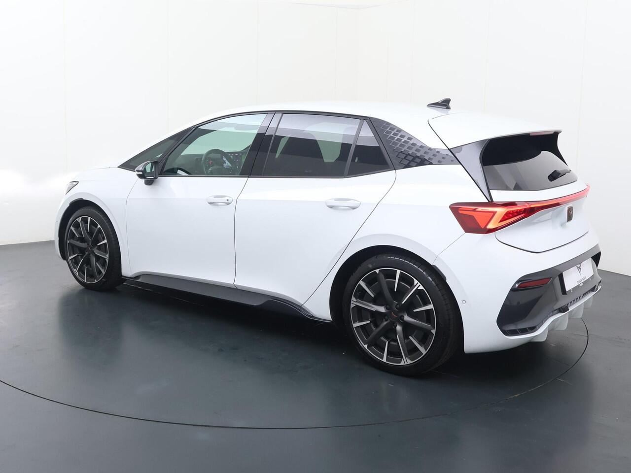 Cupra Born Performance 62 kWh | 231 PK | SoH 92% | Navigatiesysteem | Adaptive cruise control | Climate control | LED verlichting |