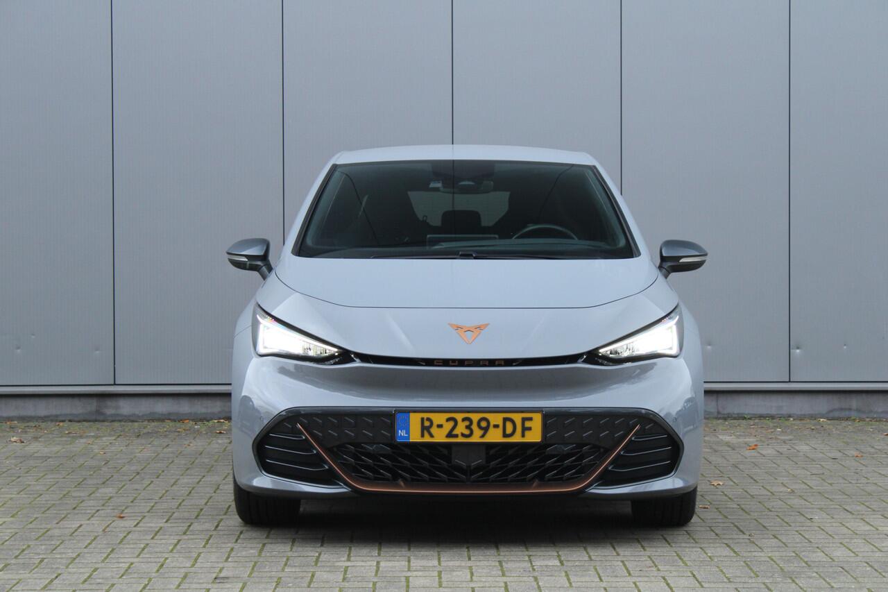 Cupra Born Business 204pk 62 kWh | Achteruitrijcamera | Adaptieve Cruise | Stoel- & Stuurverwarming | Apple CarPlay / Android Auto