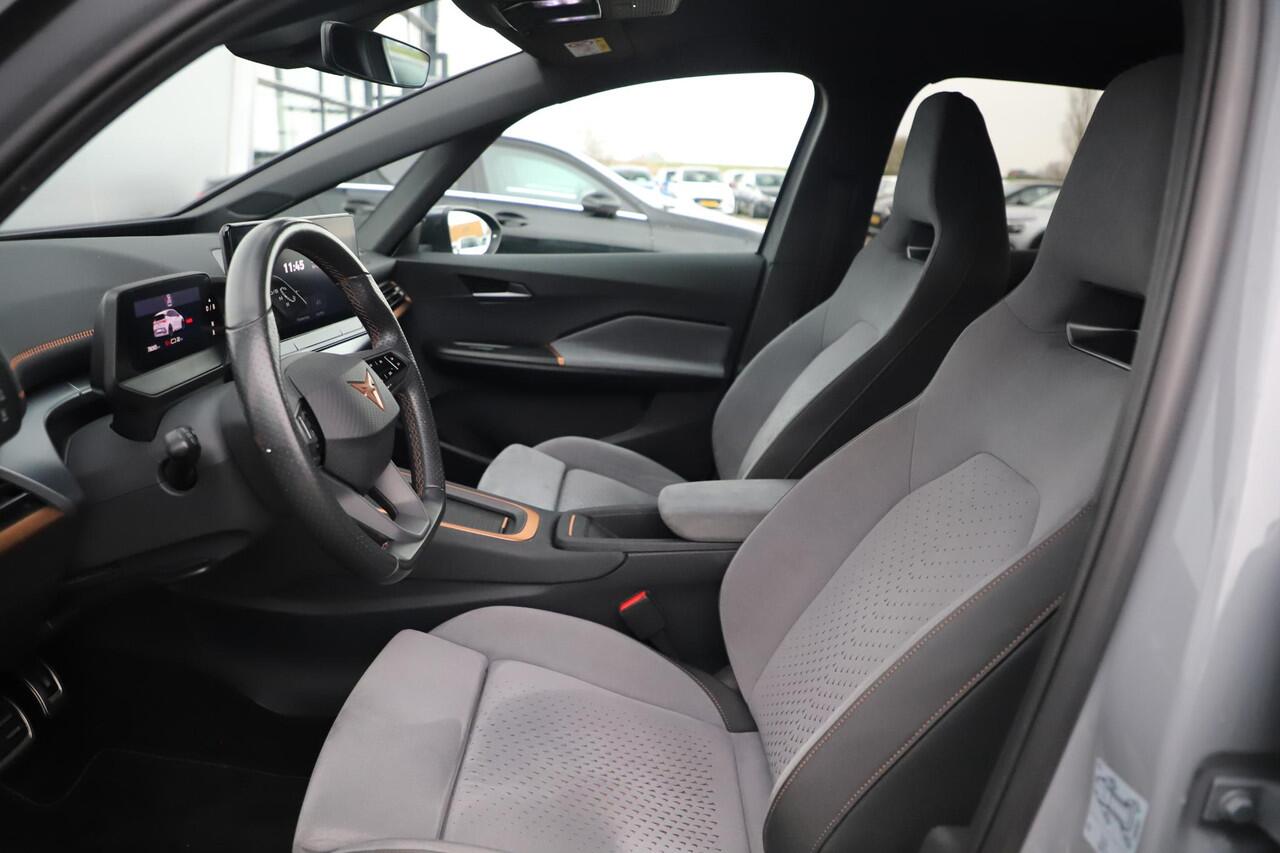 Cupra Born Performance One 62 kWh All-Season Banden Carplay Android Navigatie Achteruitrijcamera Sfeerverlichting