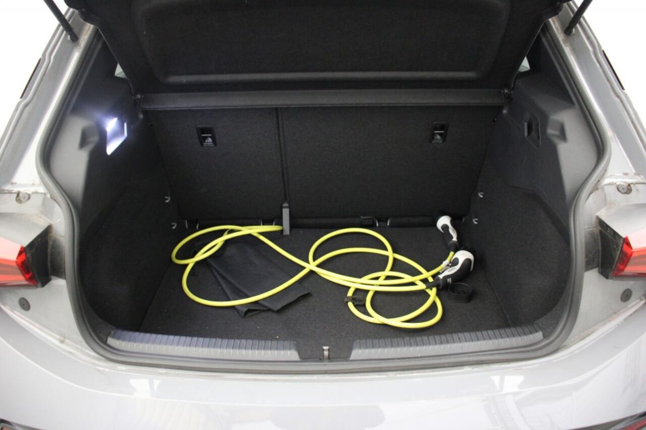 Cupra Born Business 62 kWh - Carplay, Camera, Stoel/Stuur verwarm.