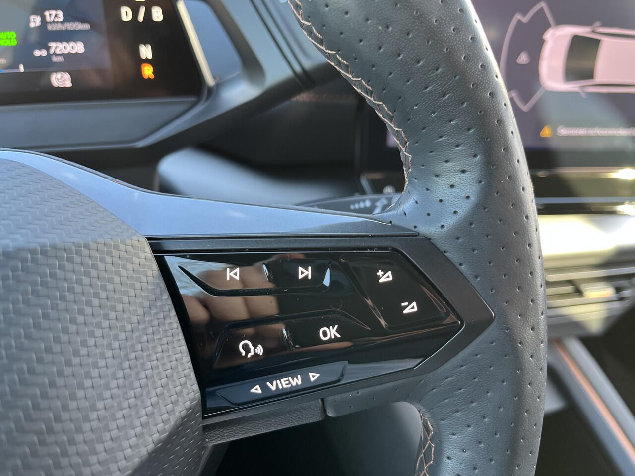 Cupra Born Essential 62 kWh / AUTOMAAT/ PARK. SENSOREN V+A/ FULL LINK/ DAB/ RIJ-MODI/ LANE-ASSIST/ GETINT GLAS/ NAVI/ CLIMA/ ISOFIX/ 19" LMV