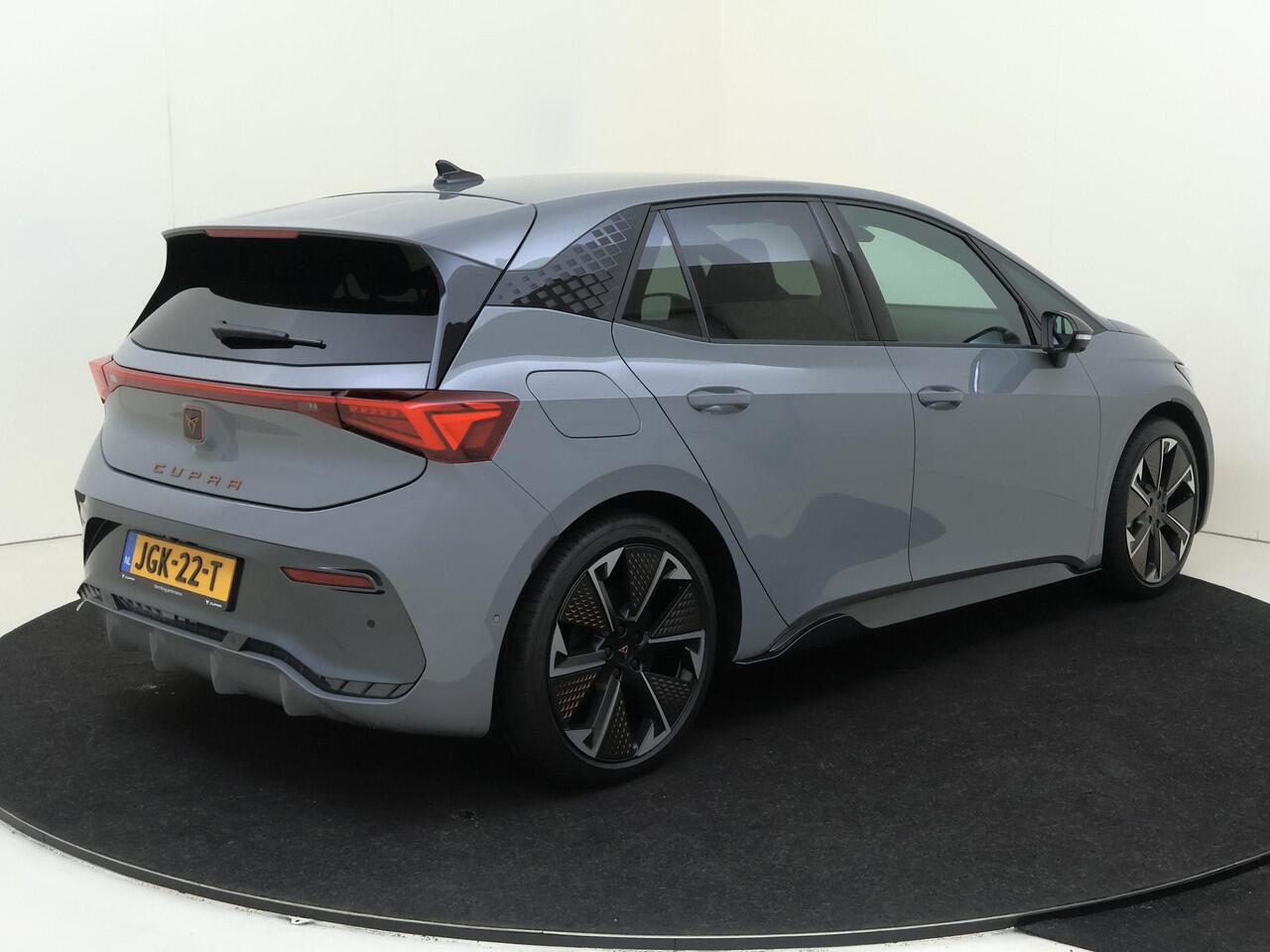 Cupra Born Performance Limited 84 kWh | Sennheiser audio | 360 graden camera | Elektrisch verstelbare stoelen | Carplay | Dodehoek sensor | Travel Assist | Navigatie