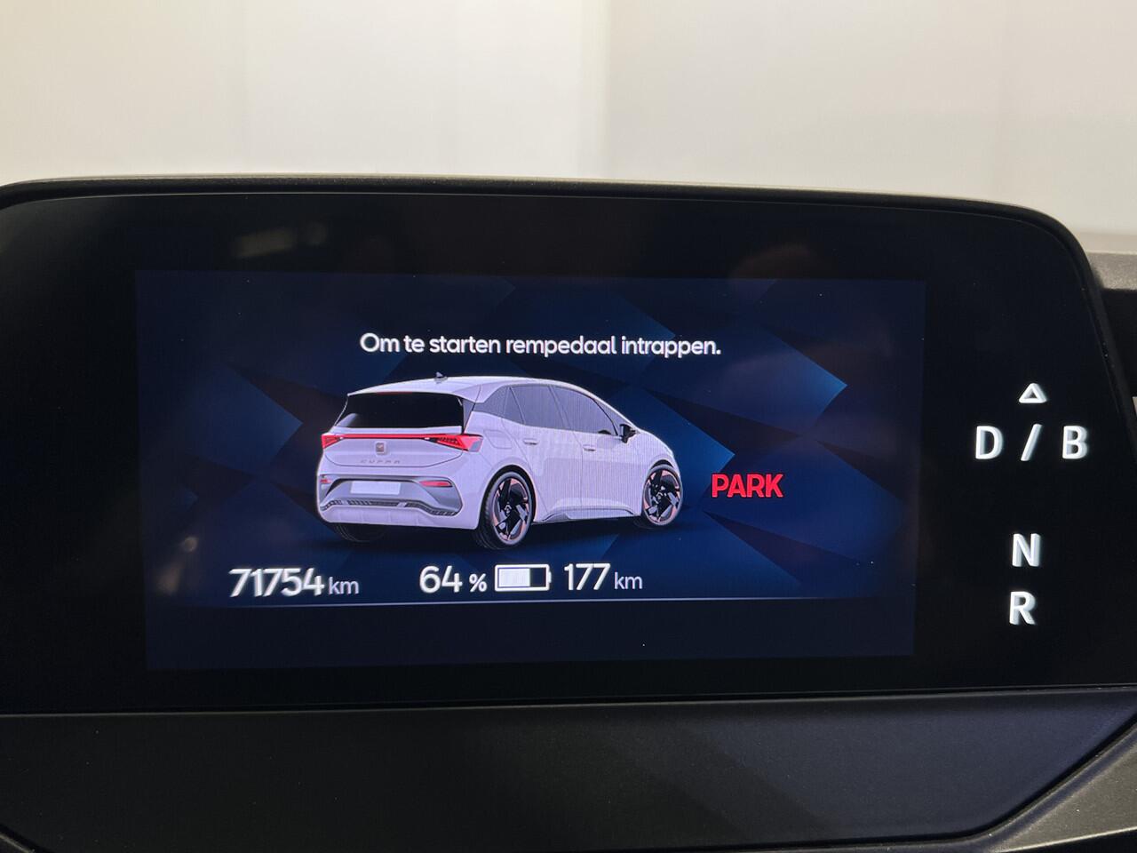 Cupra Born Business 62 kWh | SoH 95.5% | Navigatie/Android/Apple Carplay | LM Velgen 18" | PDC Voor en Achter | Stuurwiel Verwarmd | Cruise Control |
