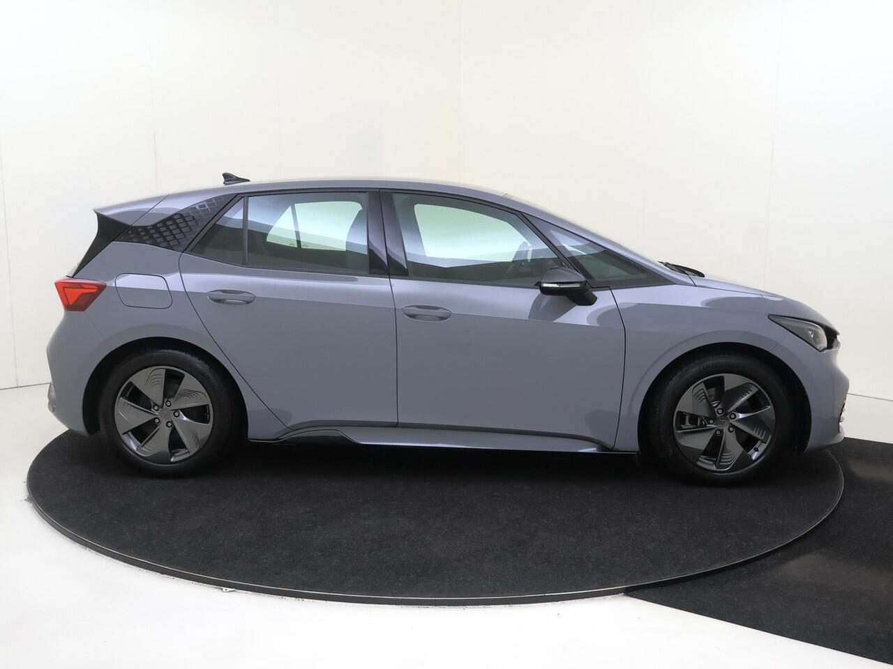 Cupra Born Adrenaline One 62 kWh | SoH 89% | Achteruitrijcamera | Navigatie | Stoelverwarming | Voorklimatisering | Adaptieve cruise control | CarPlay | Sfeerverlichting |