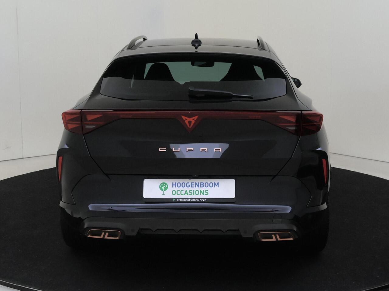 Cupra Formentor 1.5 TSI e-Hybrid VZ Performance | Trekhaak | Adaptieve demping | Cupra mode | Achteruitrijcamera | Stoel- en stuurwielverwarming | Dodehoek detectie | Keyless | Navigatie |