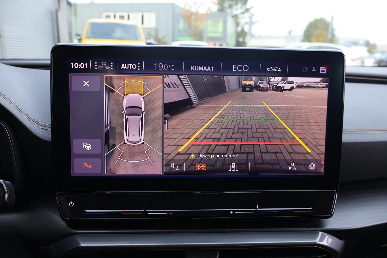 Cupra Formentor 1.4 VZ Black Edition 1e Eigenaar | Dealer Onderh | BTW | Trekhaak | 360'Cam | Cupra Knop | Sfeer | 2 Laadkabels | Memory | Elek Stoel+Klep | Carplay | Full Led | Navi | PDC | Ad Cruise