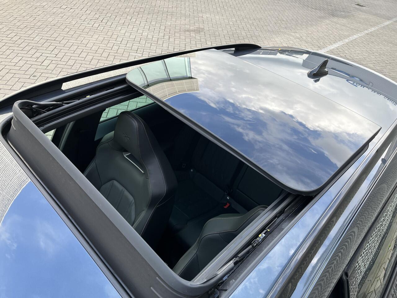 Cupra Formentor 1.4 e-Hybrid 245PK VZ Black Edition / Fabrieksgarantie tm 2028 / Panoramadak / Supersport Stuur / Memory Seat / Zwart Leer / Zwenkbare Trekhaak / 360 Camera