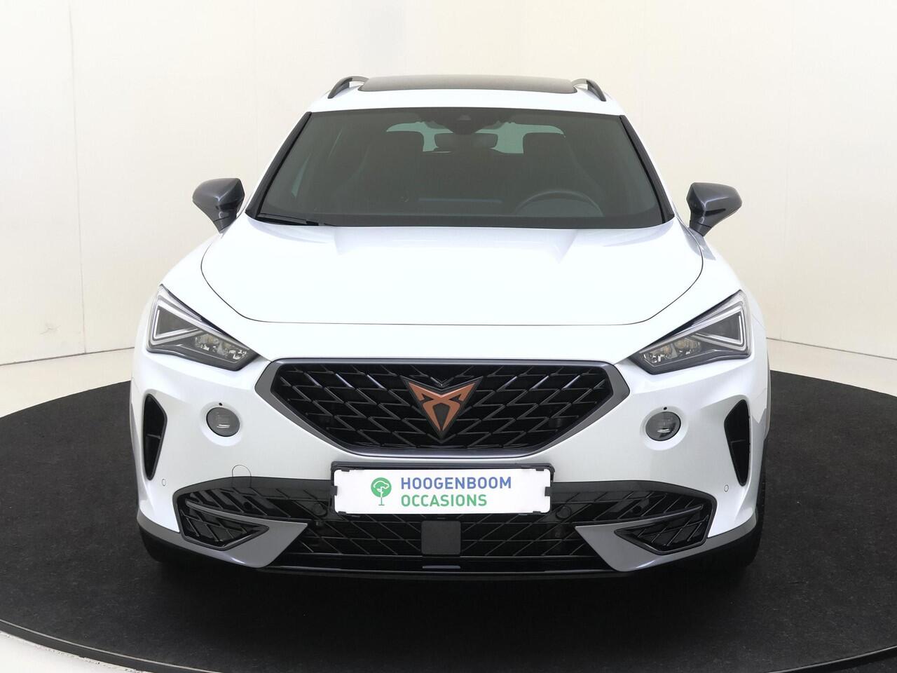Cupra Formentor 1.4 e-Hybrid VZ Performance | SoH 92% | Panoramadak | Achteruitrijcamera | Adaptieve demping systeem | 3-zone airco | Dodehoek detectie | Keyless | Stoel- en stuurwielverwarming |
