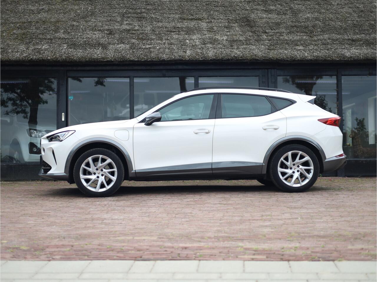 Cupra Formentor 1.4 TSI e-Hybrid Essential Stuurverwarming | Applecarplay |