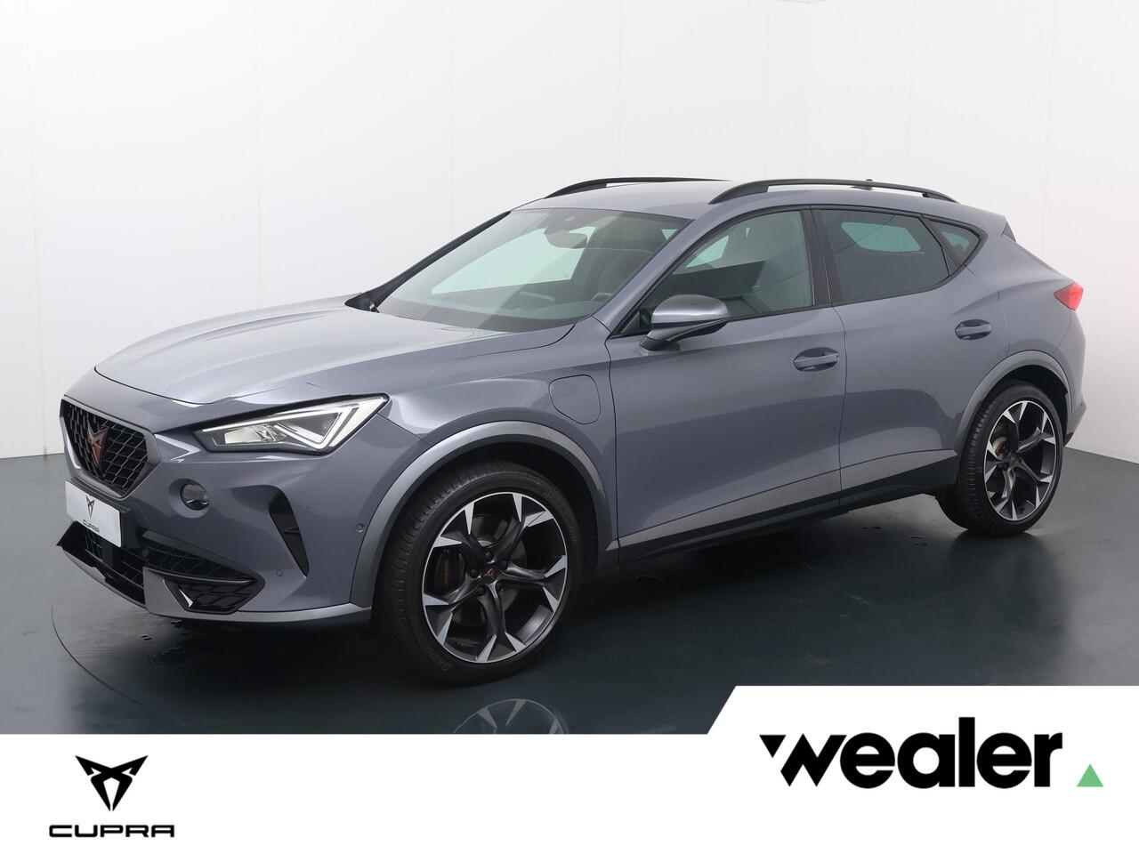 Cupra Formentor 1.4 e-Hybrid Adrenaline | 245 PK | SoH 89% | Led verlichting | Navigatiesysteem | Voorstoelen verwarmd | 19" LM velgen |
