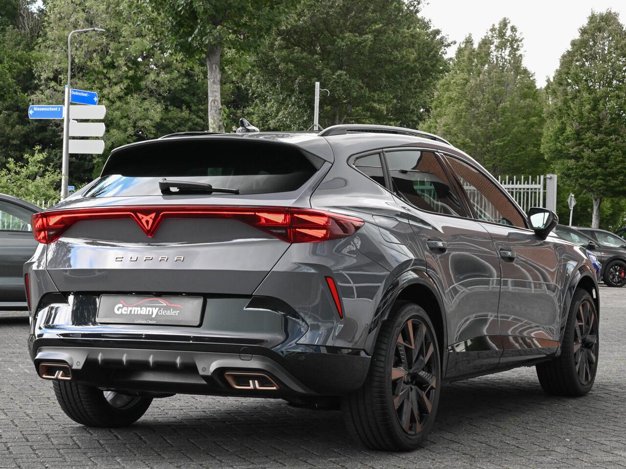 Cupra Formentor 1.5TSI eHybrid 272pk VZ Performance NIEUW! Pano 19-Inch Sennheiser Sfeerverl DCC Keyless ACC VOL!!!