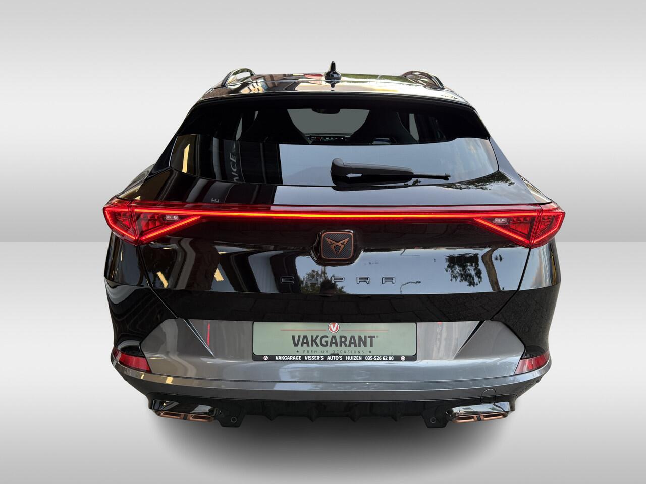 Cupra Formentor 1.4 e-Hybrid VZ Performance | 245 pk / 180Kw gecombineerd | | verwarmde stoelen + stuurwiel | half leder bekleding | Apple Carplay/Android Auto |