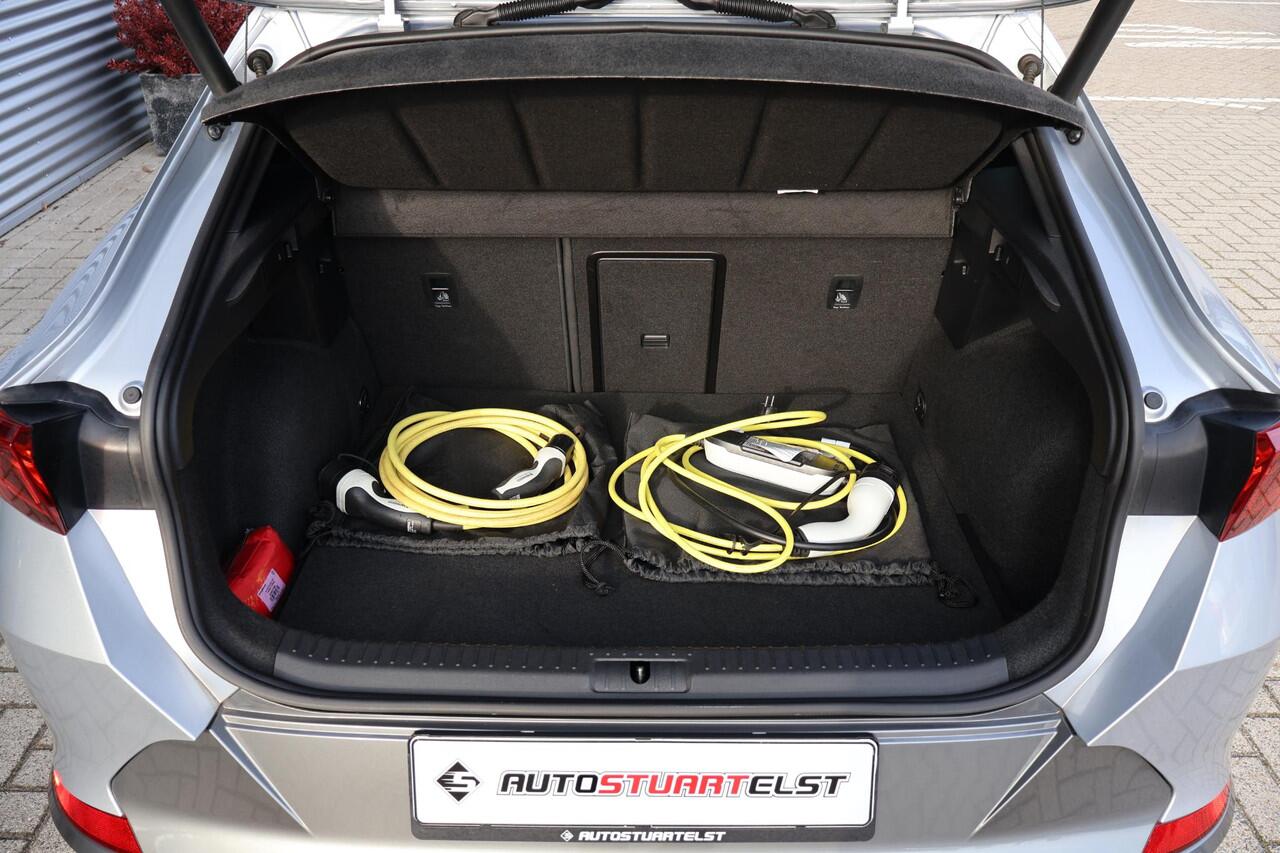 Cupra Formentor 1.4 VZ Black Edition 1e Eigenaar | Dealer Onderh | BTW | Trekhaak | 360'Cam | Cupra Knop | Sfeer | 2 Laadkabels | Memory | Elek Stoel+Klep | Carplay | Full Led | Navi | PDC | Ad Cruise