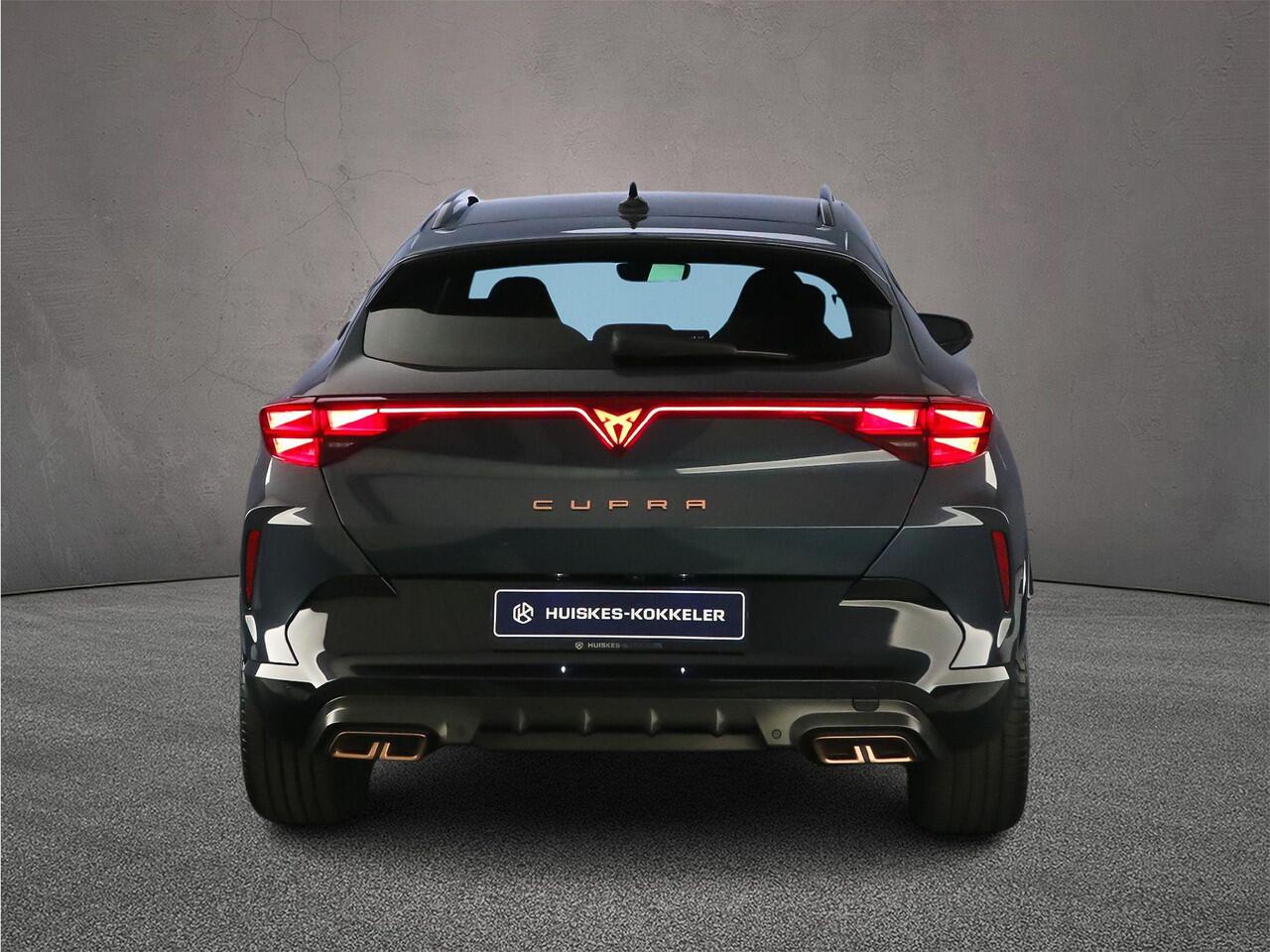 Cupra Formentor VZ Performance 1.5 TSI e-Hybrid 272pk DSG Automaat Trekhaak, Adaptive cruise control, Achteruitrijcamera, Stuurwiel verwarmd, Parkeersensoren, Elektrische achterklep