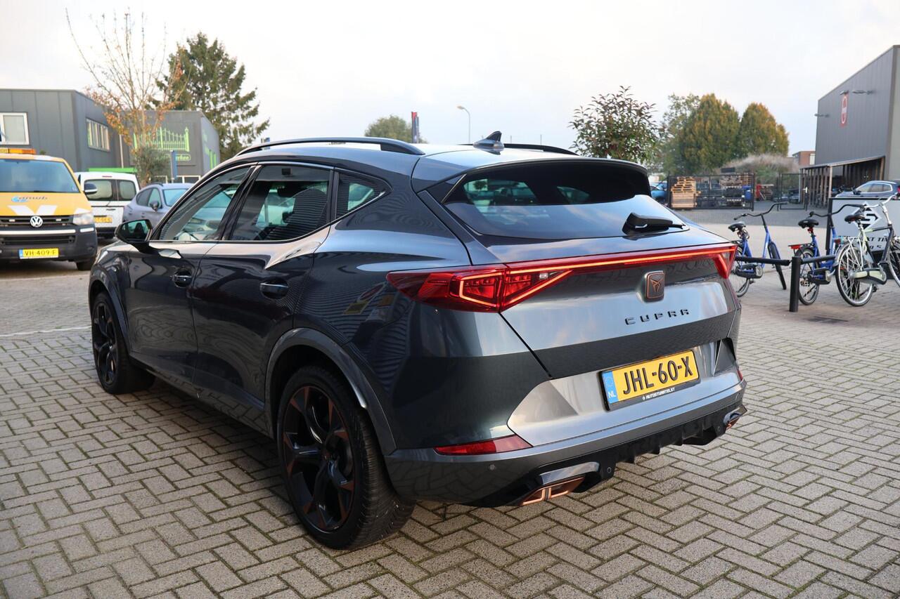Cupra Formentor 1.4 VZ Copper Edition 245PK | 1e Eigenaar | Dealer Onderh. | BTW | Cupra knop | Sfeer | 1 Laadkabel | Donkere Hemel | Matrix Led | Stuur+Stoelverwarming | Camera | Carplay | Ad Cruise | Climate Control | Elek Klep |