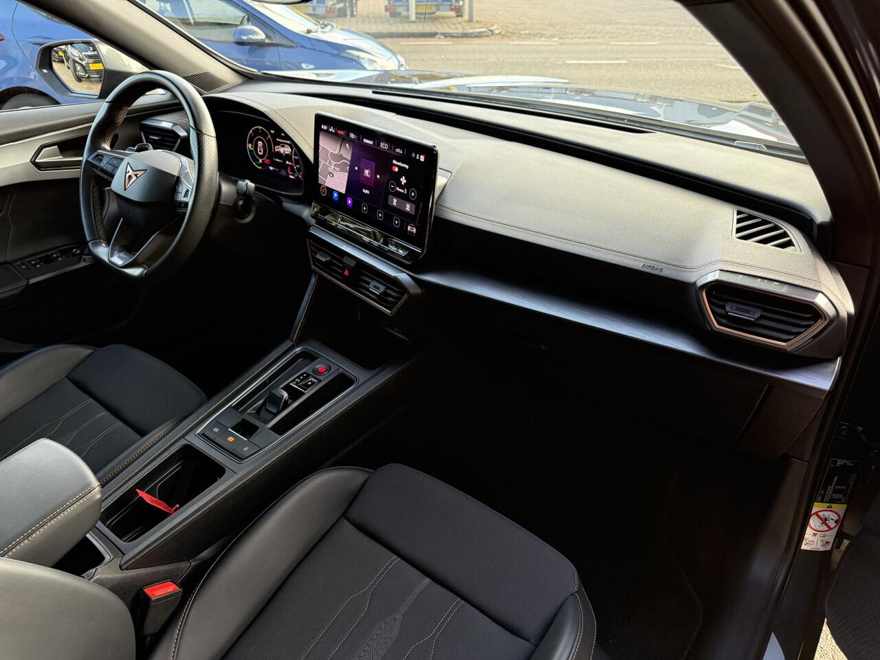 Cupra Formentor 1.4 e-Hybrid VZ Performance copper | 245 pk / 180Kw gecombineerd | elektrische trekhaak | verwarmde stoelen + stuurwiel | half leder bekleding | Apple Carplay/Android Auto |