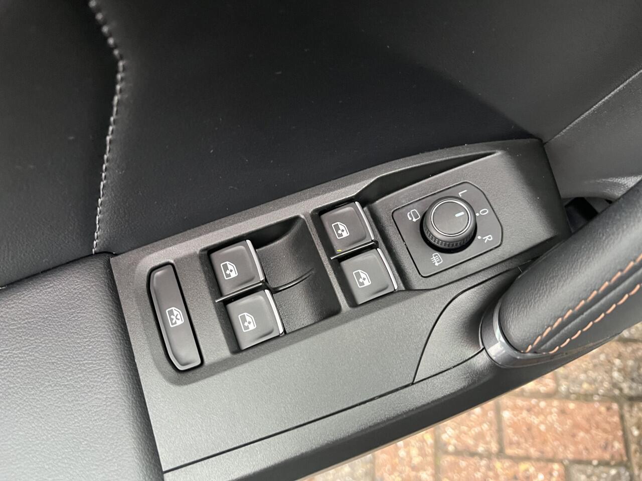 Cupra Formentor 1.4 e-Hybrid Performance / AUTOMAAT/ PANO/ ELEKTR. STOEL/ KEYLESS/ NAVI/ LED/ PARK. SENSOREN + CAMERA/ ADAPT. CRUISE/ CLIMA/ FULL LINK/ STOEL-STUUR VERWARM.